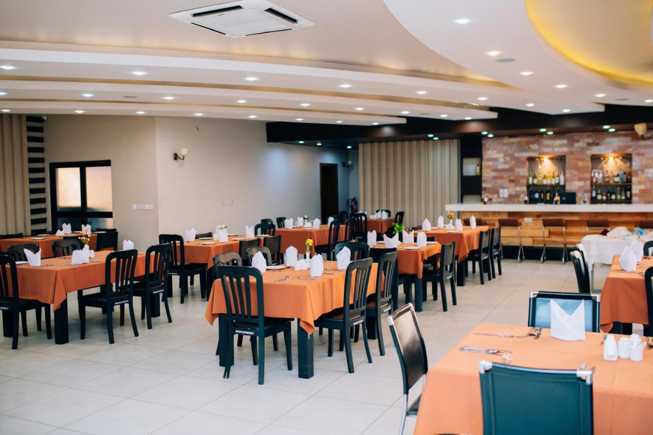 Gold Crest Hotel Мванза Екстериор снимка