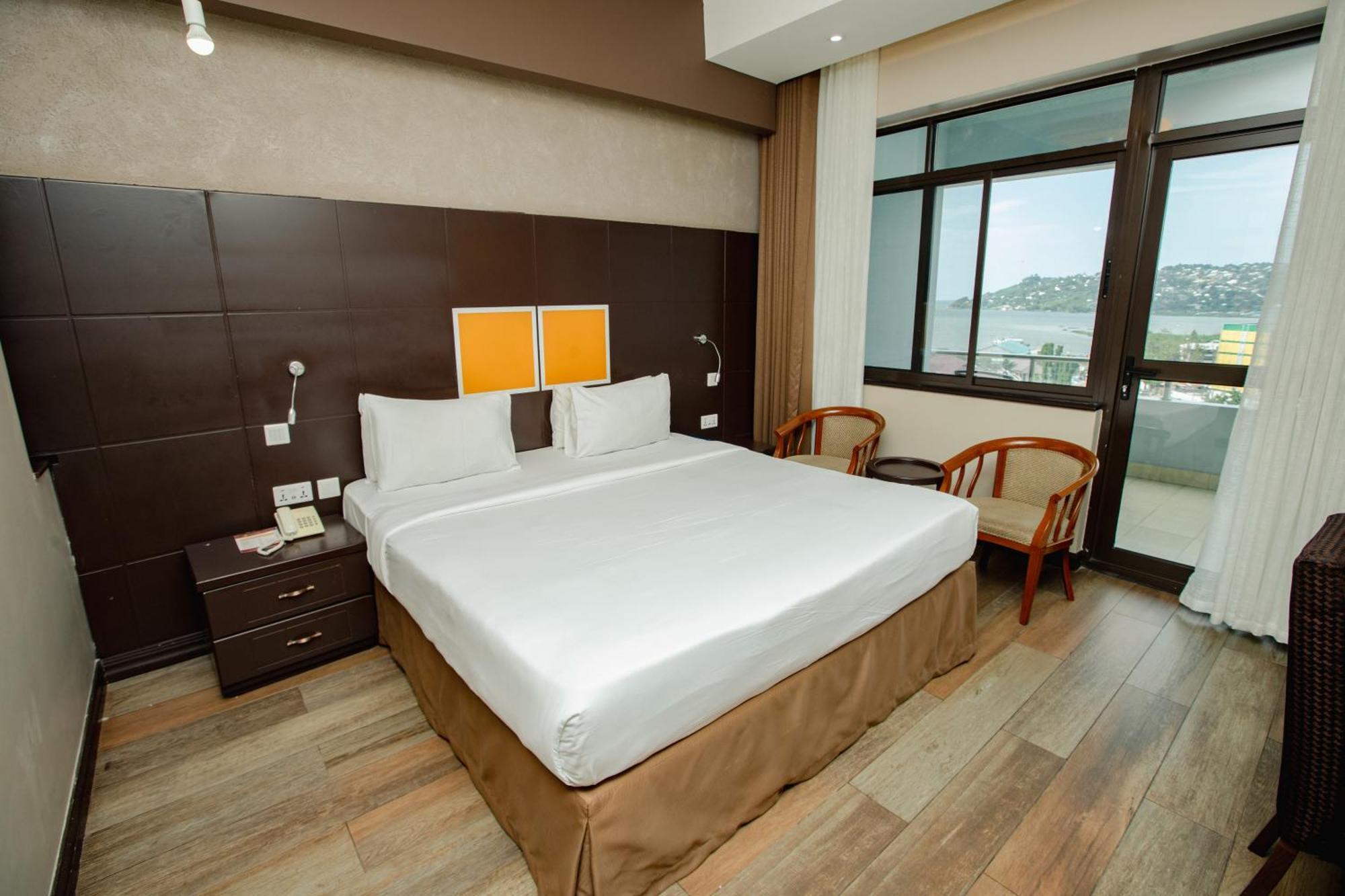Gold Crest Hotel Мванза Екстериор снимка