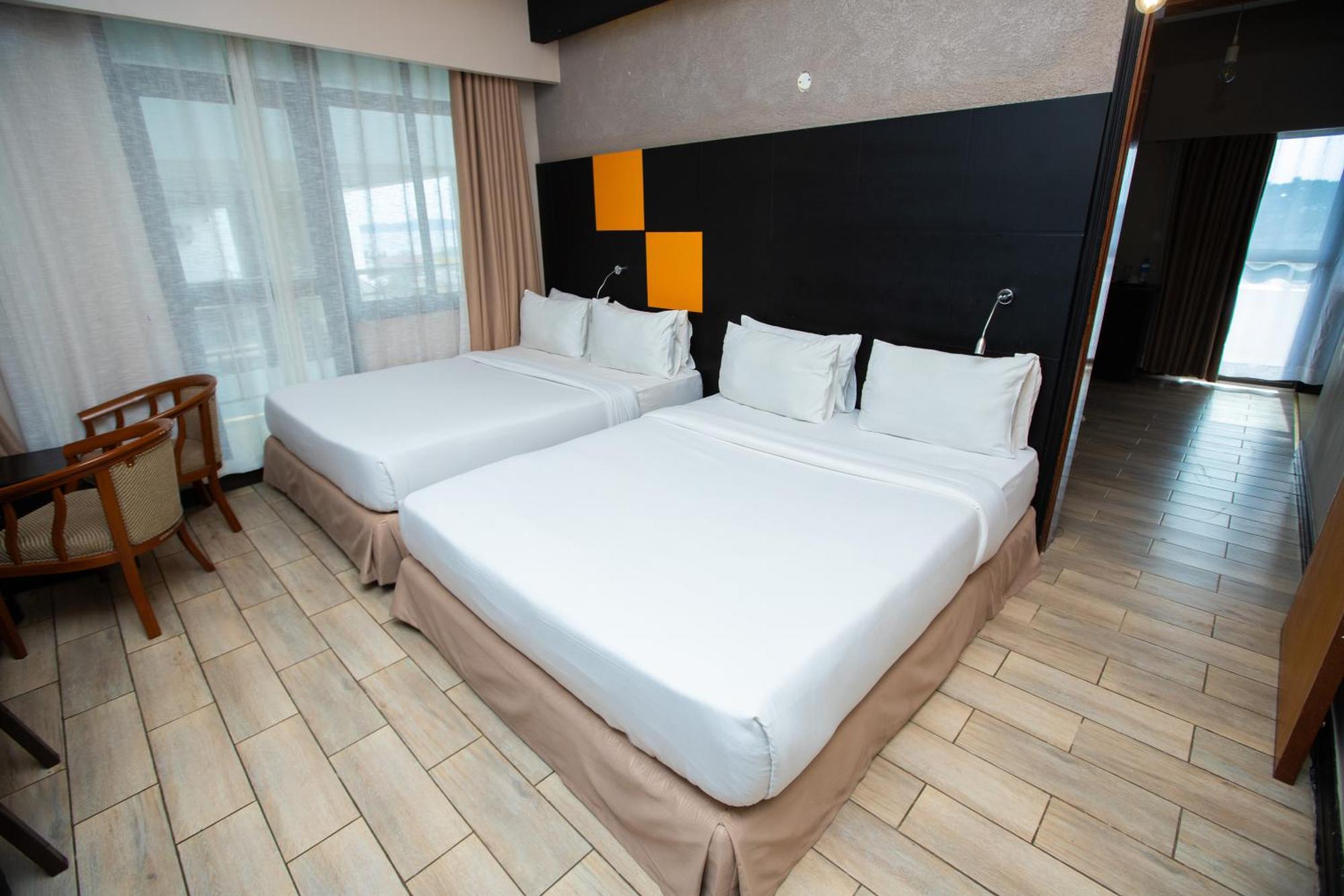 Gold Crest Hotel Мванза Екстериор снимка